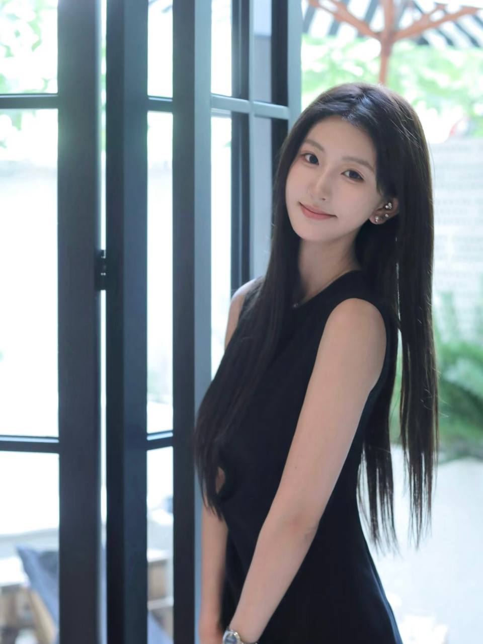 暮云里的候车厅 海报